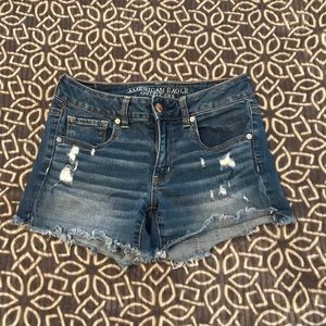 American eagle Super stretch shorts size 6!!